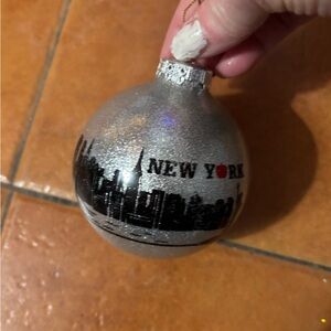 Christmas Silver New York Skyline Holiday Ornament. Excellent condition.